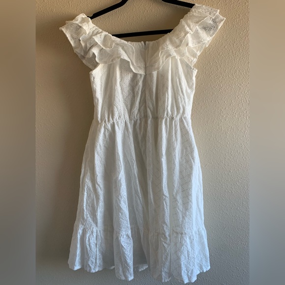 🆕 Simplee white off shoulder dress - Picture 2 of 3